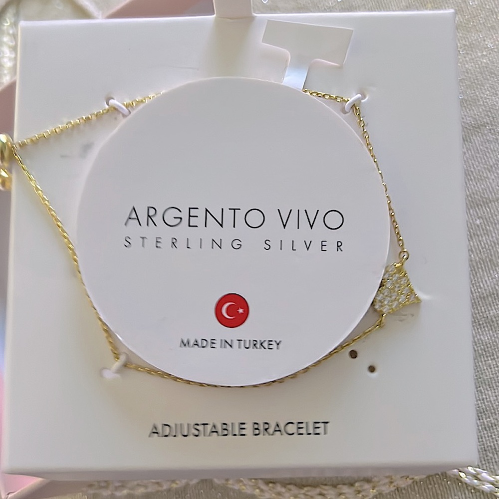 Adjustable gold bracelet